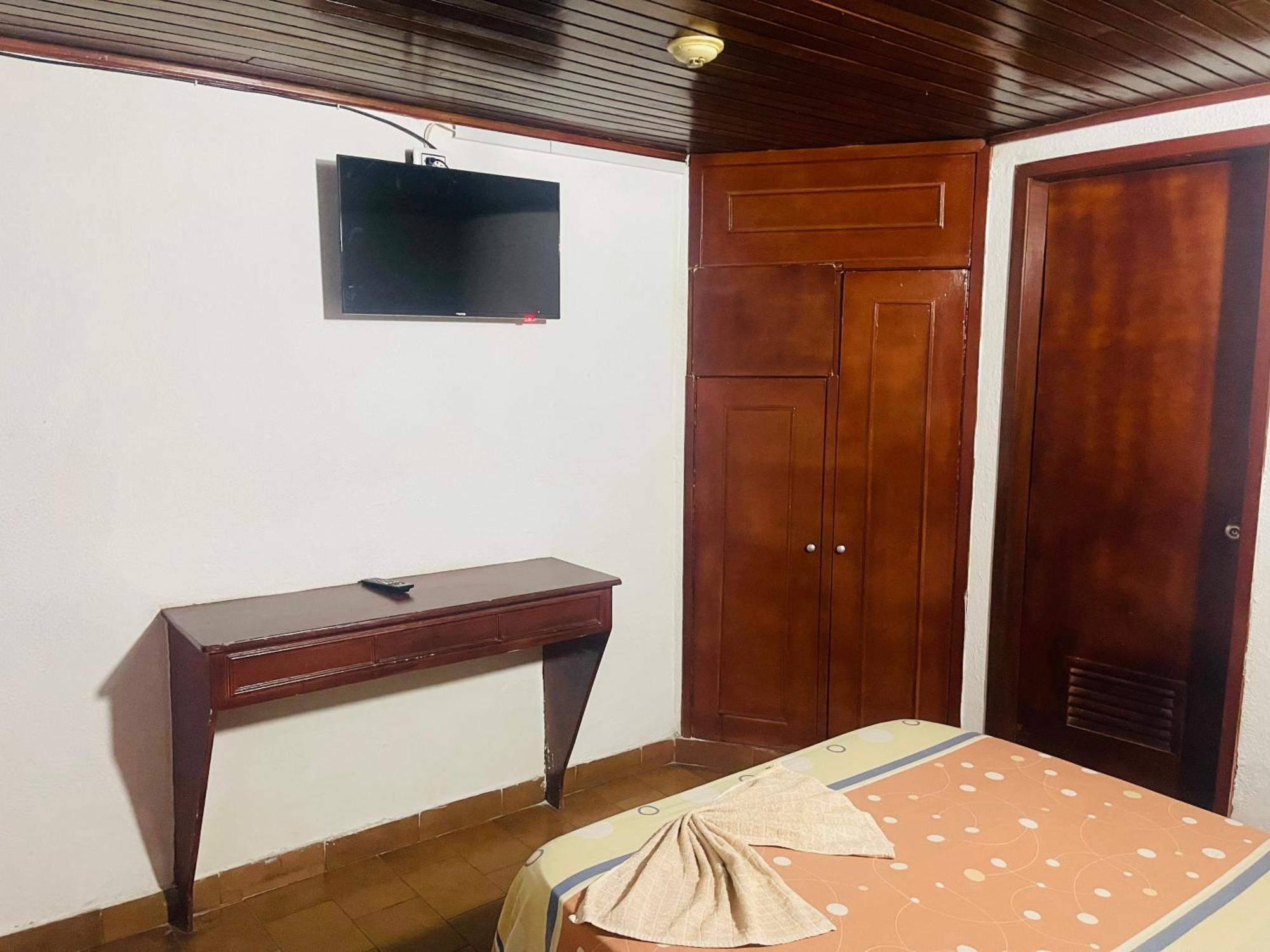 Hotel Brisas Del Mar 2022 Catia La Mar Bagian luar foto