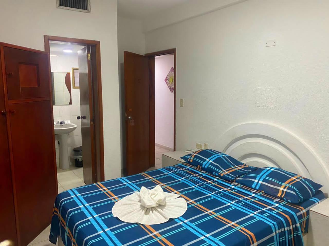 Hotel Brisas Del Mar 2022 Catia La Mar Bagian luar foto